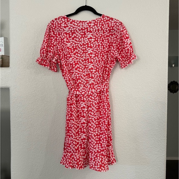 New! Red Floral Deep V Neck Short Sleeve Wrap Tie Waist Ruffle Dress - Picture 10 of 16